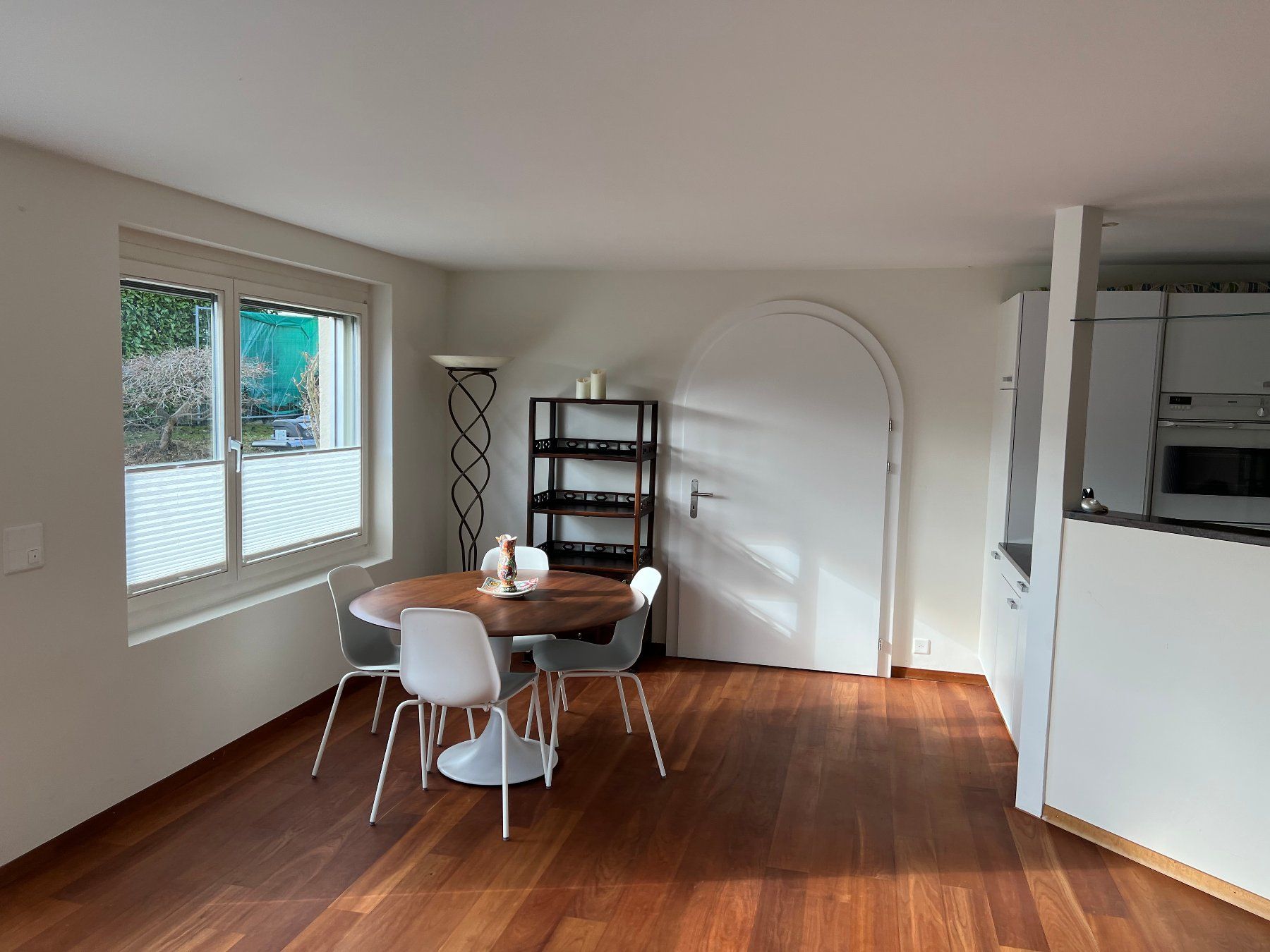 Set di tavolo e panche: 1 Tisch mit 4 Stühlen – Nuovo (secondo la descrizione) da Zürich venduto da ede_ycr6