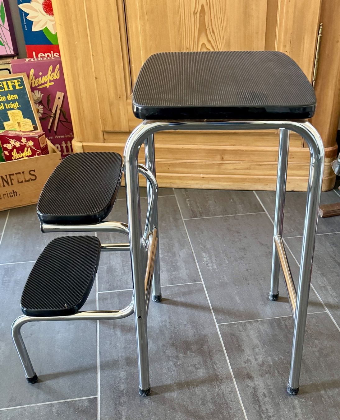 Hocker: Alter Dreitritt Tritthocker Trittleiter 60er-Jahre – Gebraucht aus Rothrist von Luckywinner 1
