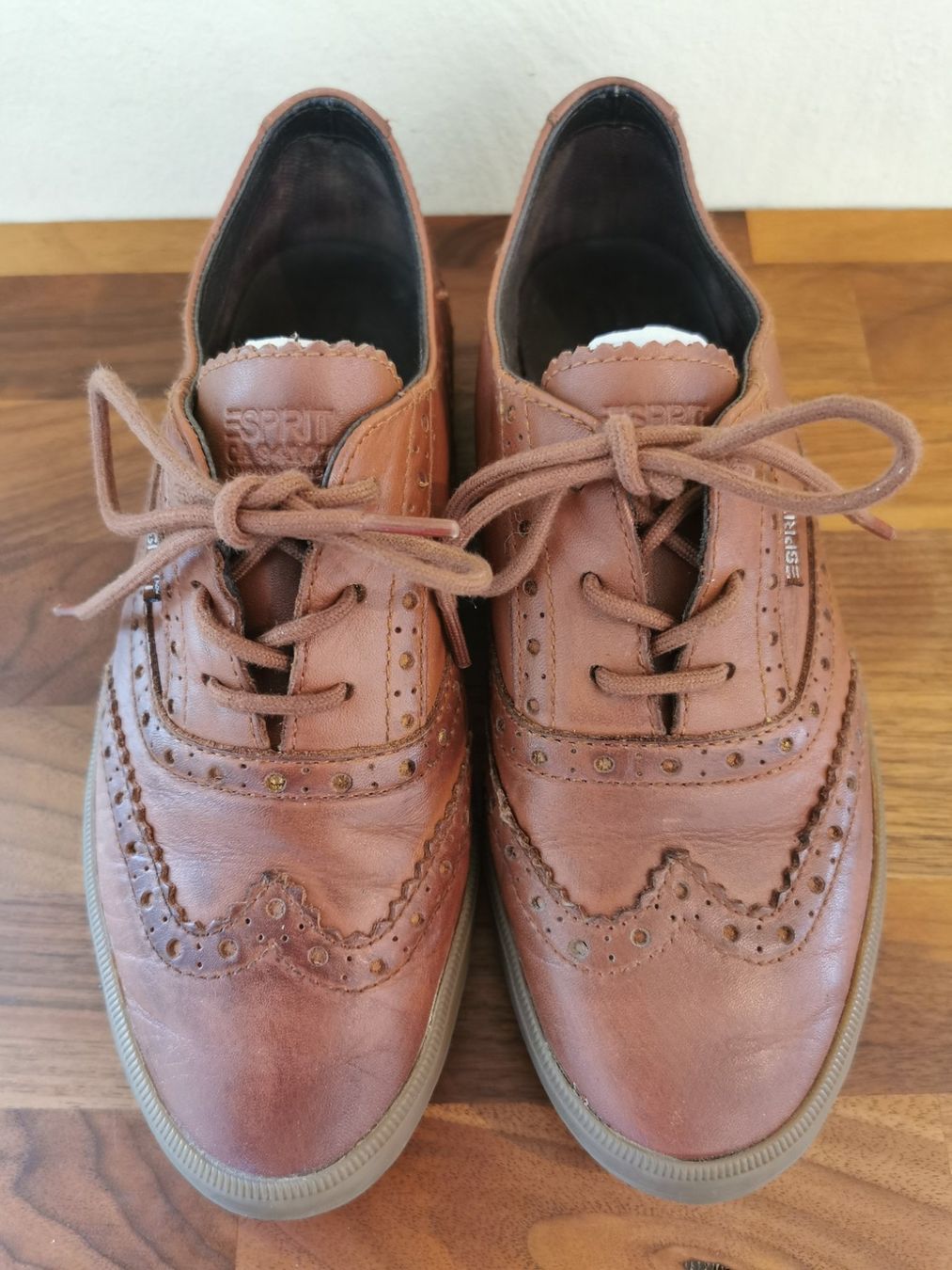 Esprit Scarpe da donna: Esprit; cognac / braune Halbschuhe / Sneaker Gr.37 – Usato da Boniswil venduto da Totomat-Lady 2