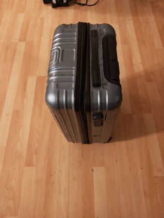 Kleiner Hartschalen-Koffer / Handgepäckkoffer – Grau