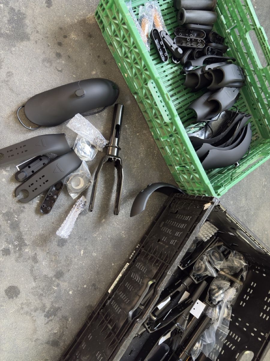 Kickboard: E trotinette neu parts – Nuovo (secondo la descrizione) da Bürglen UR venduto da Cardosoluis