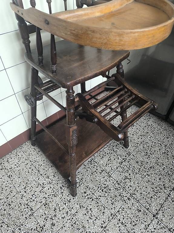 Seggioloni: Chaise haute antique – Usato da Ecublens VD venduto da mor_lqc5 3