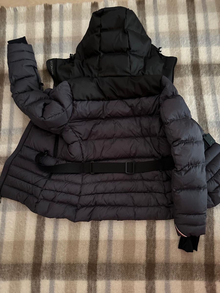 Moncler Vestes: Moncler Daunenjacke – Neuf (Voir description) à Binningen par Yuliya15 1