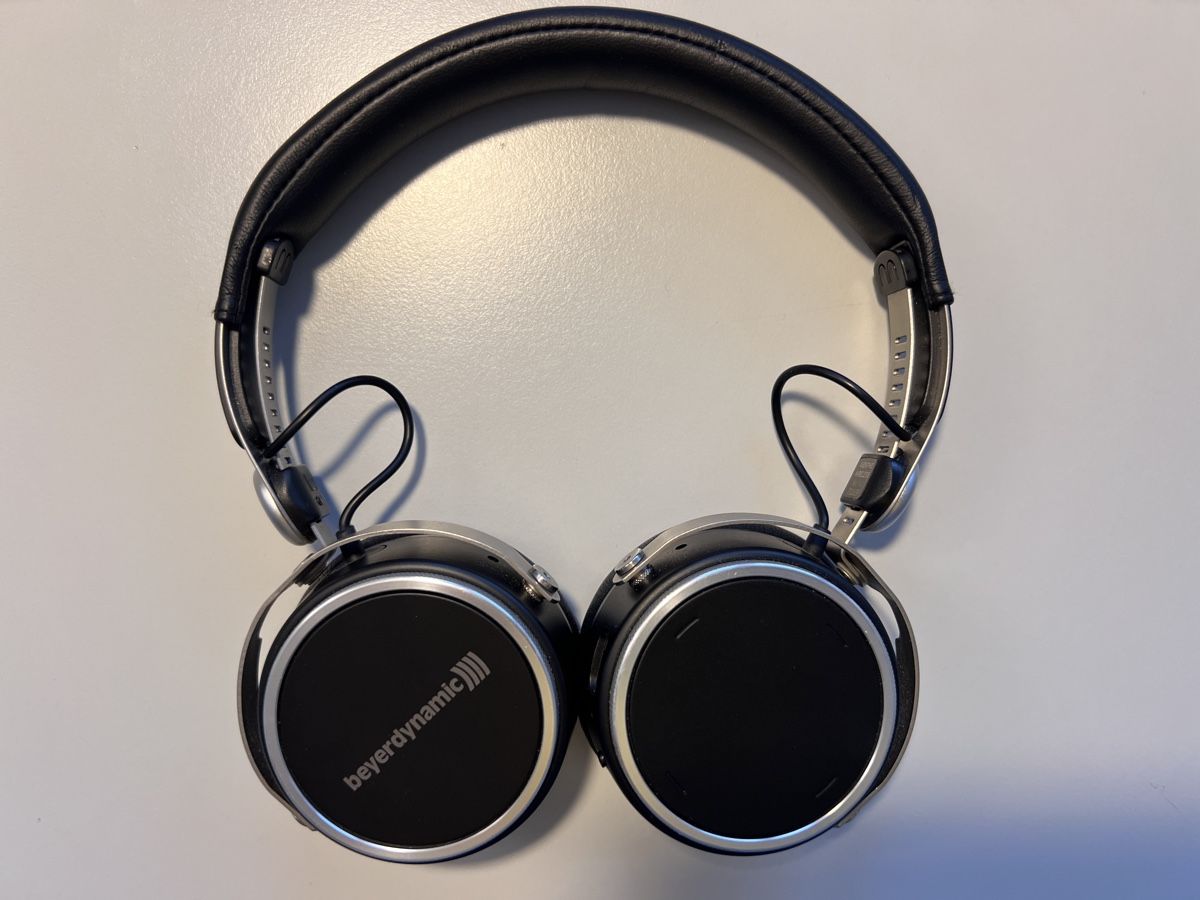 Beyerdynamic Cuffie: Beyerdynamics Aventho  Wireless Kopfhörer mit Super Klang! – Usato da Biberist venduto da Genius19