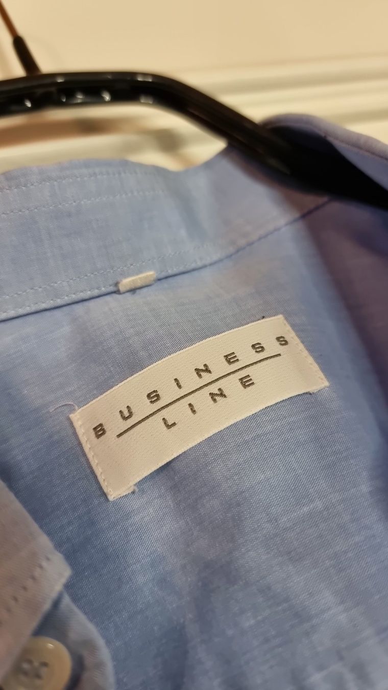 Hemden: Helles Businesshemd, Gr. M/L, Top Zustand – Gebraucht aus Wald ZH von CapLux 1