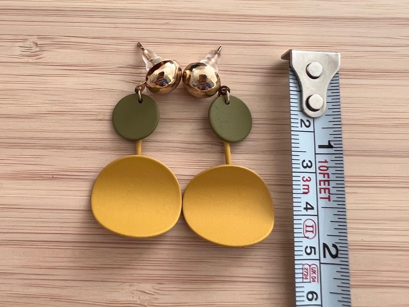 Orecchini pendenti & Orecchini a lobo: Yellow & green round drop earrings – Usato da Genève venduto da Ballpencase