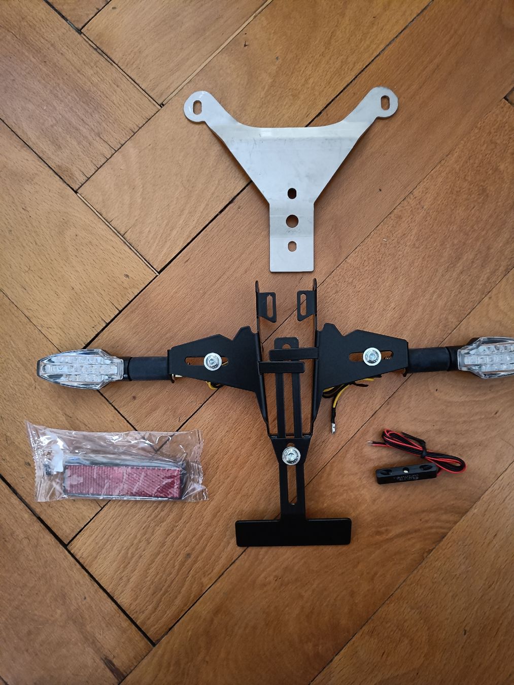 Alle Motorradersatzteile: Support de plaque d'immatriculation moto neuf + clignos led – Neu (gemäss Beschreibung) aus Genève von Kamajan