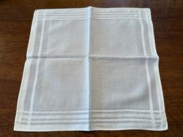 Stofftaschentuch weiss mit Stickerei gebraucht guter Zustand