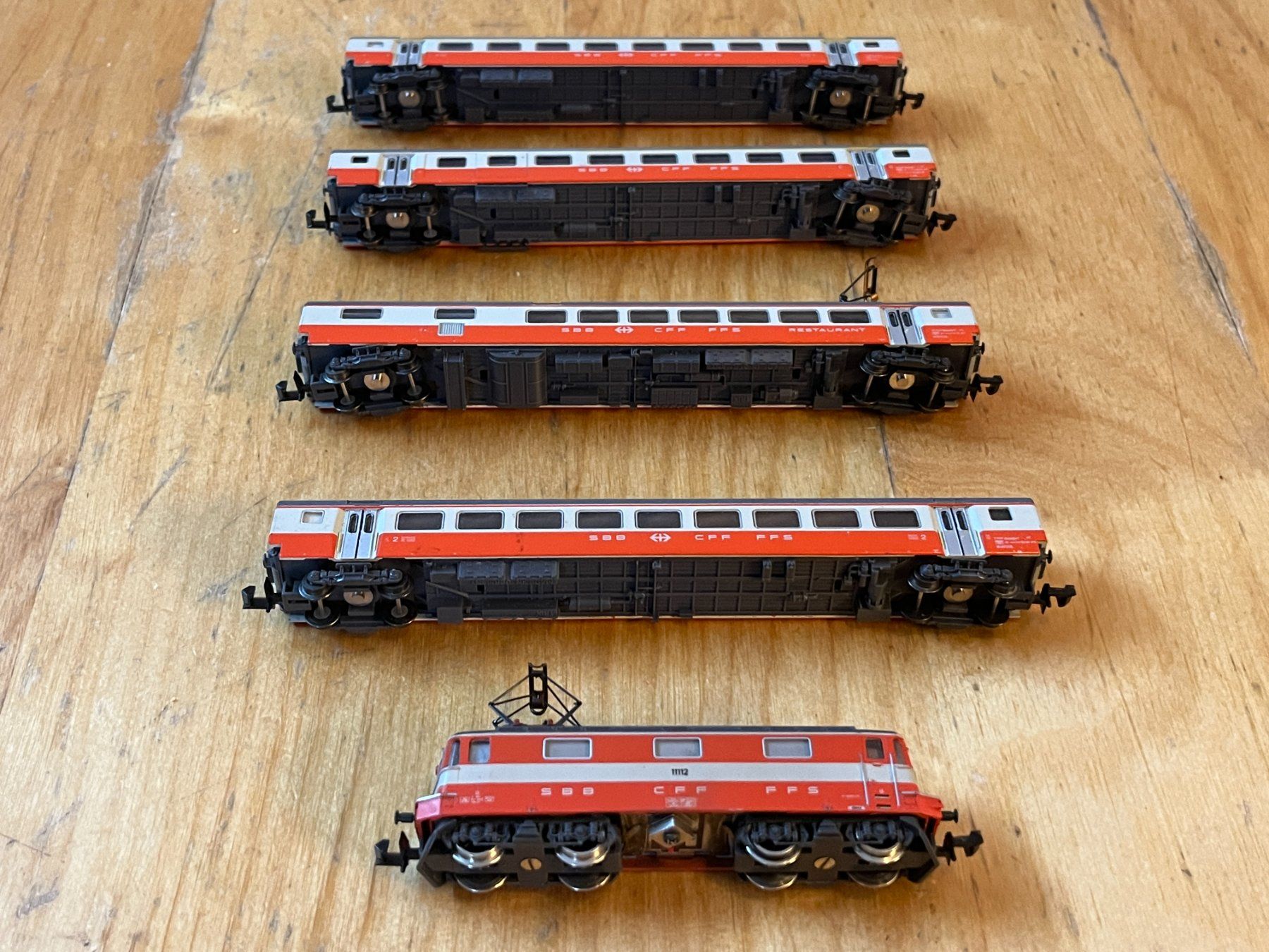 Trix E-Lok Re 4/4 II 11112 Swiss Express + 4 Wagen, Spur N (Gebraucht ...