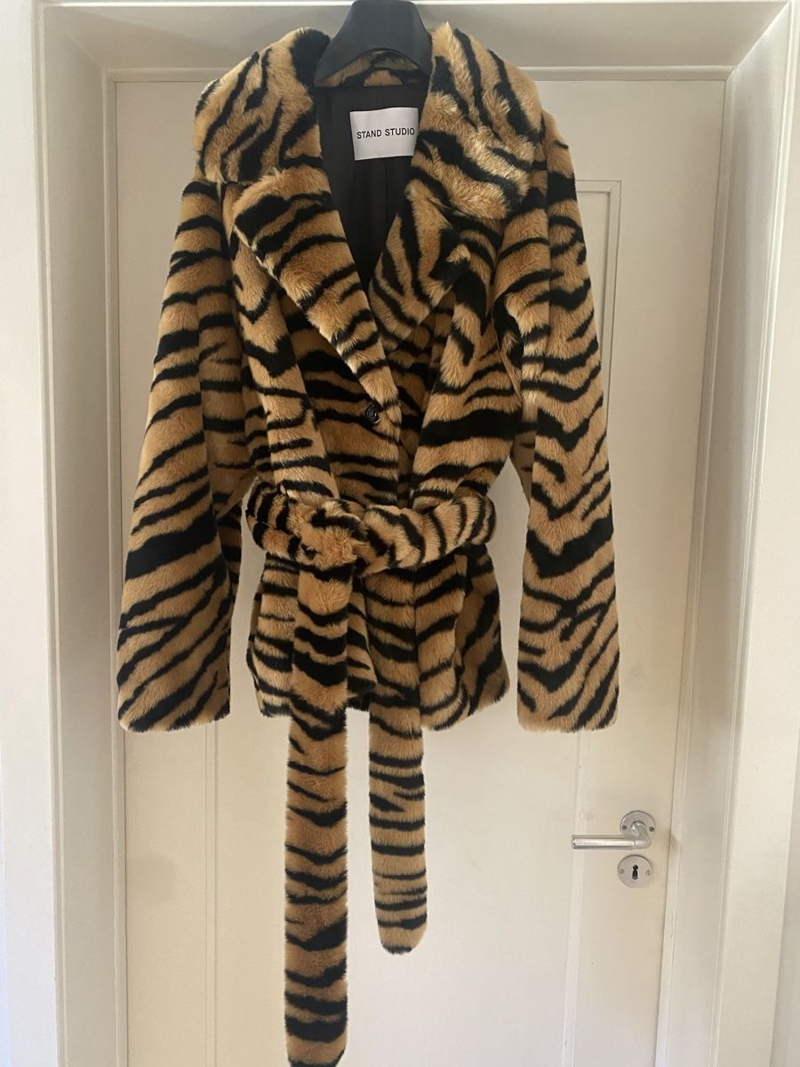 Jacken: Stand Studio Kunstfelljacke Gr. L – Neu und originalverpackt aus Matten b. Interl von Kings-Fashion
