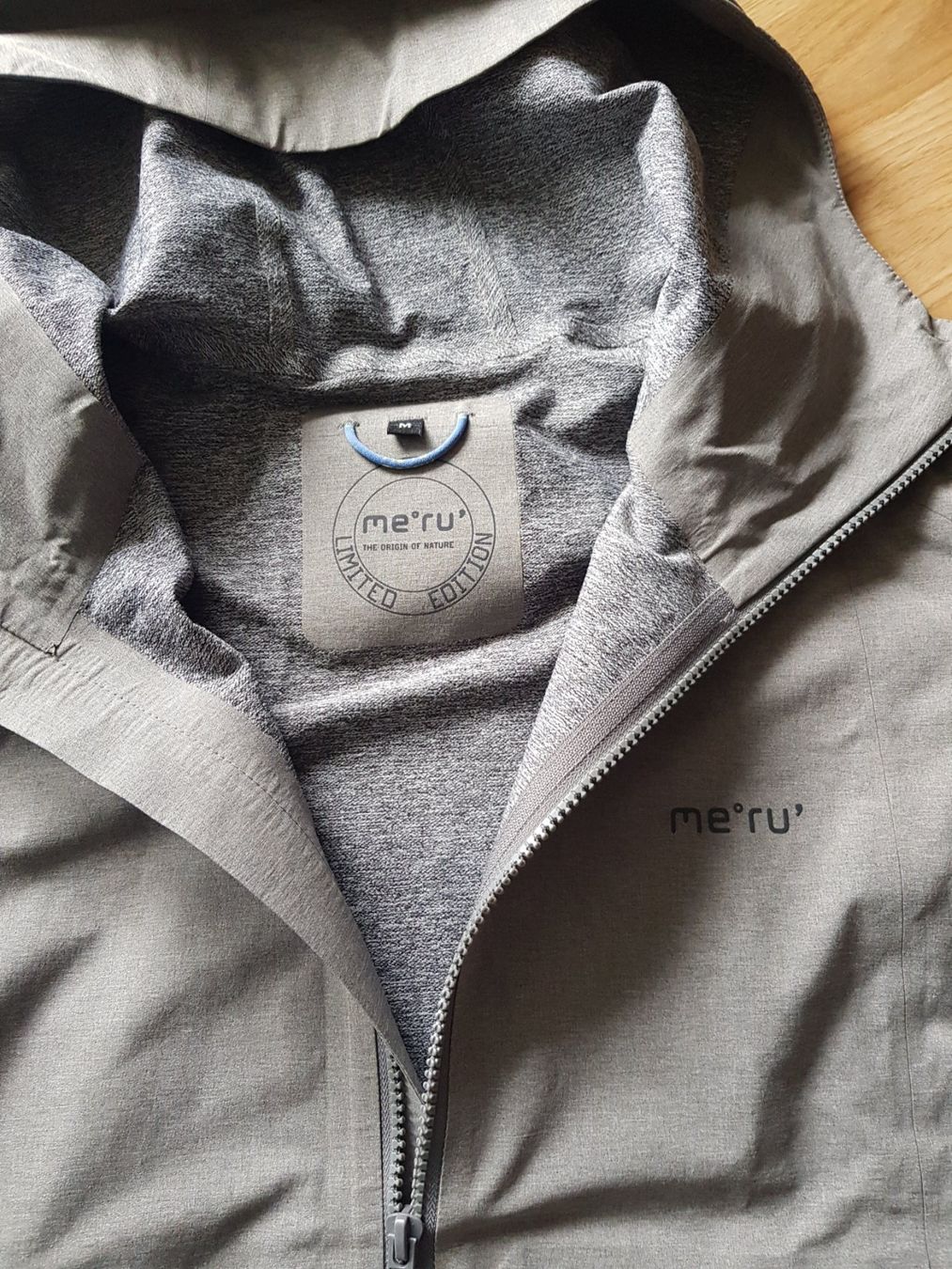 Meru Giacche: Jacke MERU Gr.M grau – Usato da Merligen venduto da muss_haben 1