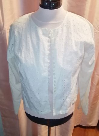 romantisches Retro Jäckchen mit Lochstickerei/ Bolero