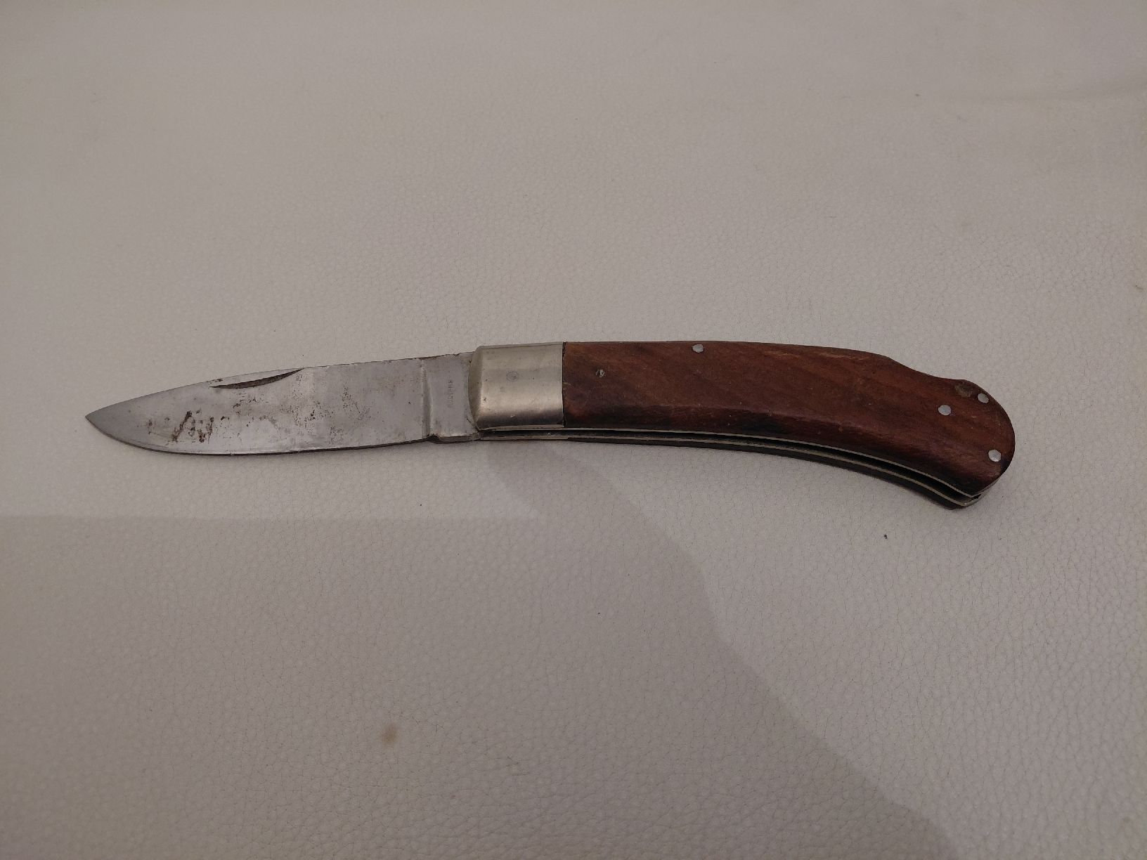 Taschenmesser: Klassisches Taschenmesser mit Holzgriff – Gebraucht aus Belp von mar_76s8