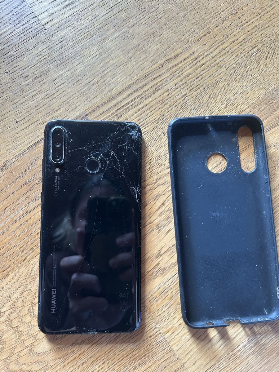 Huawei Telefoni cellulari / Smartphones: Huawei Smartphone schwar mit Schutzhülle  – Usato da Bätterkinden venduto da dub_c2vv 2