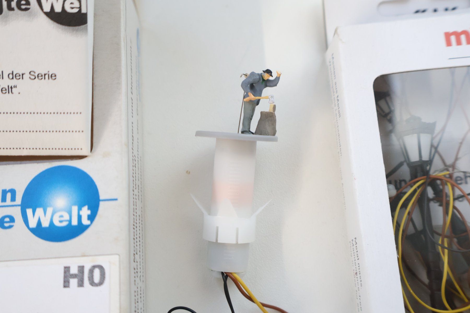 Märklin Modellini di ferrovie: Viessmann Holzhacker, Märklin Schleifer & Laternen Set H0 – Usato da Winterthur venduto da Monstera 4