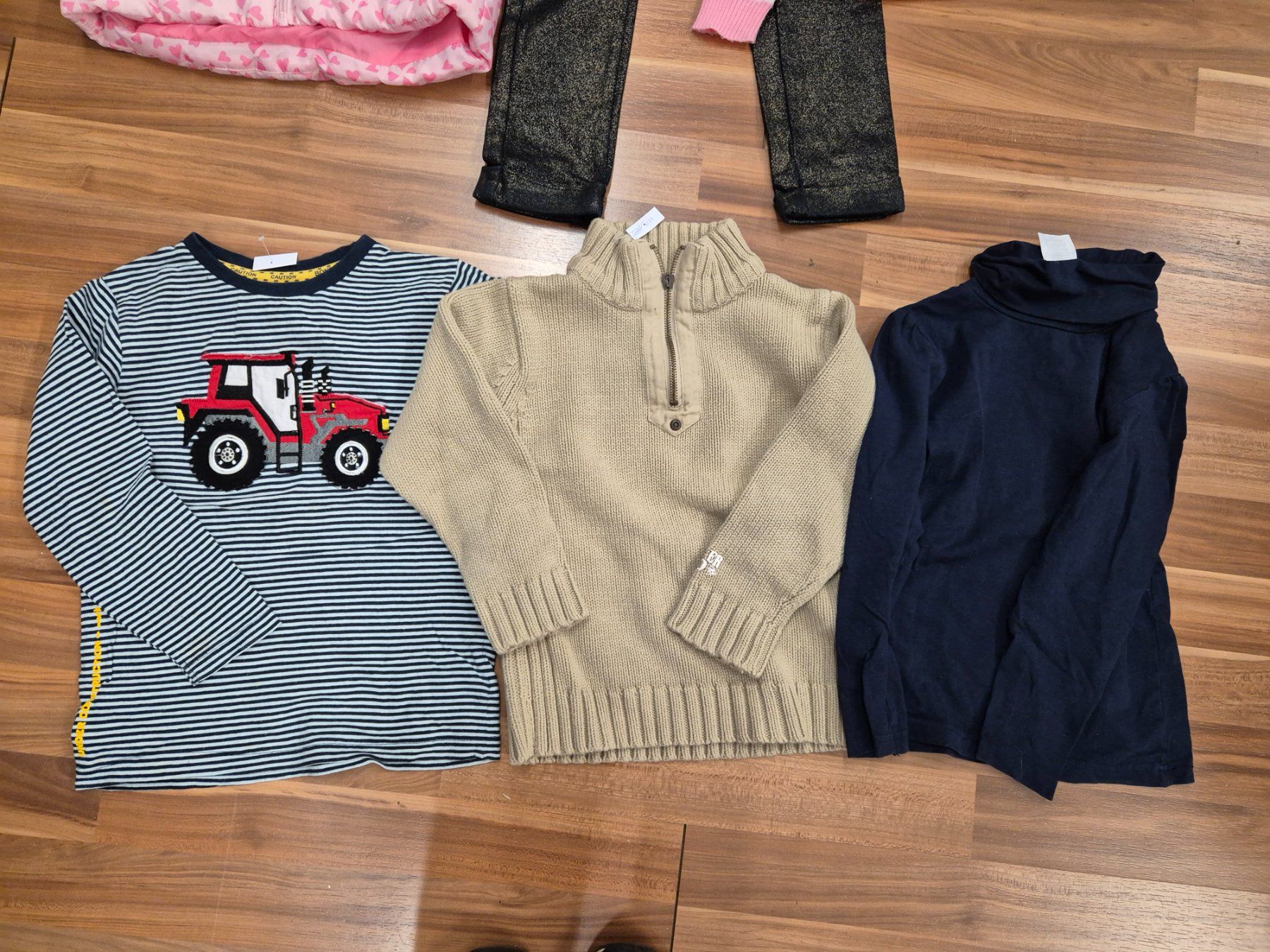 Lotti & Set di vestiti: 1 9 tgl Kleiderset Grösse 116 B5 – Usato da Schwarzenburg venduto da Flamingo07 1
