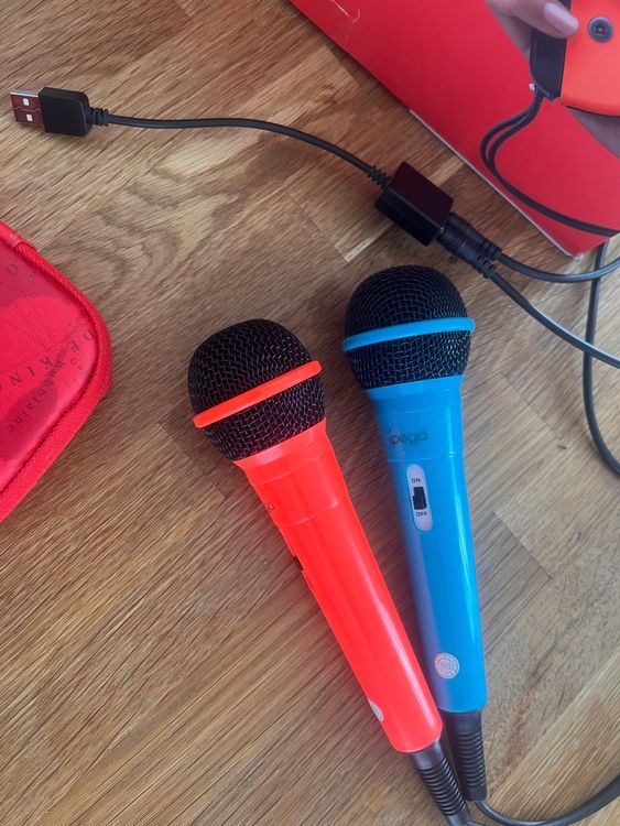 Nintendo Switch neuwertig mit Mikrofon Kaufen auf Ricardo