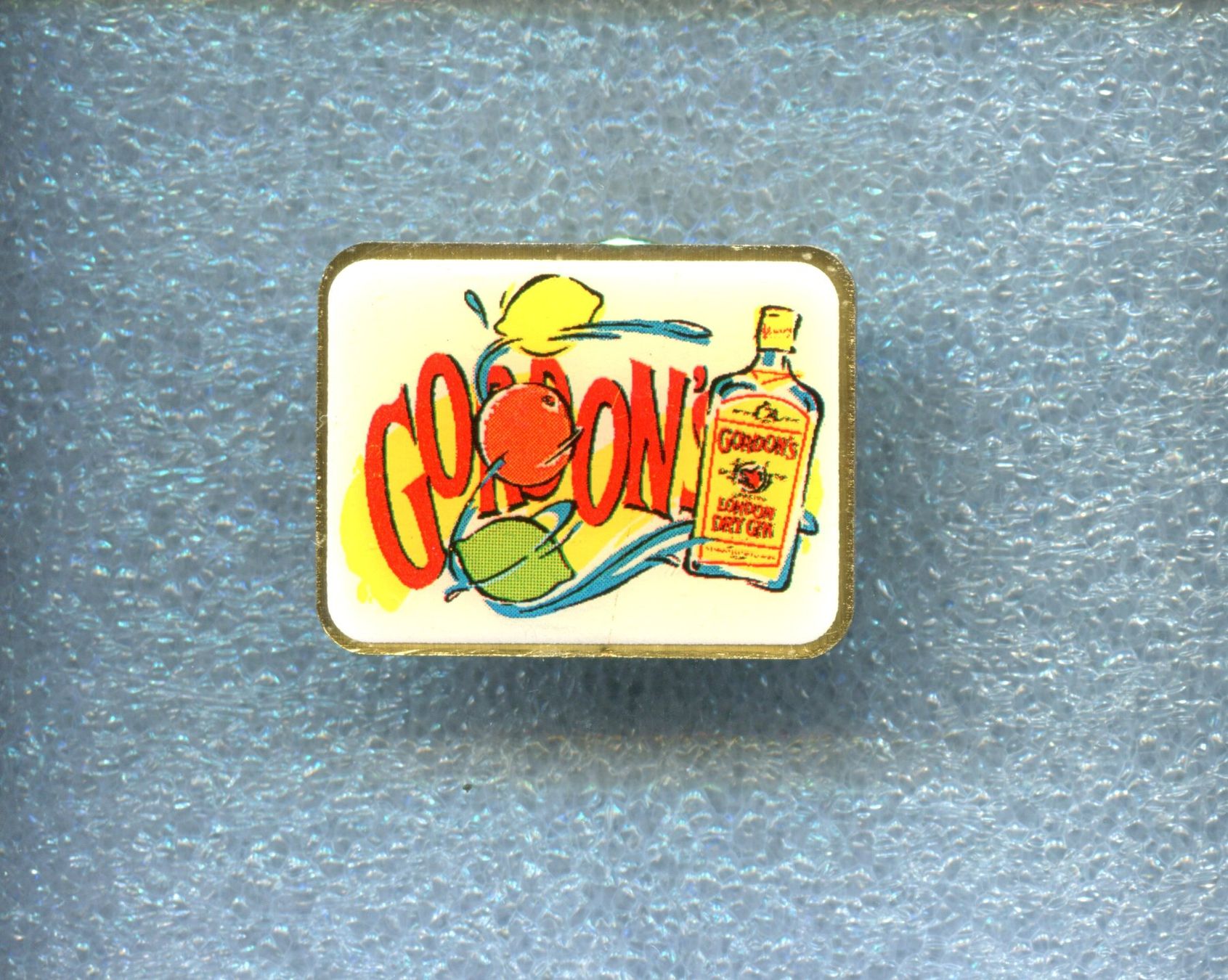 Plaketten & Abzeichen: GORDON'S  Gin – Gebraucht aus Winterthur von Sammleroase