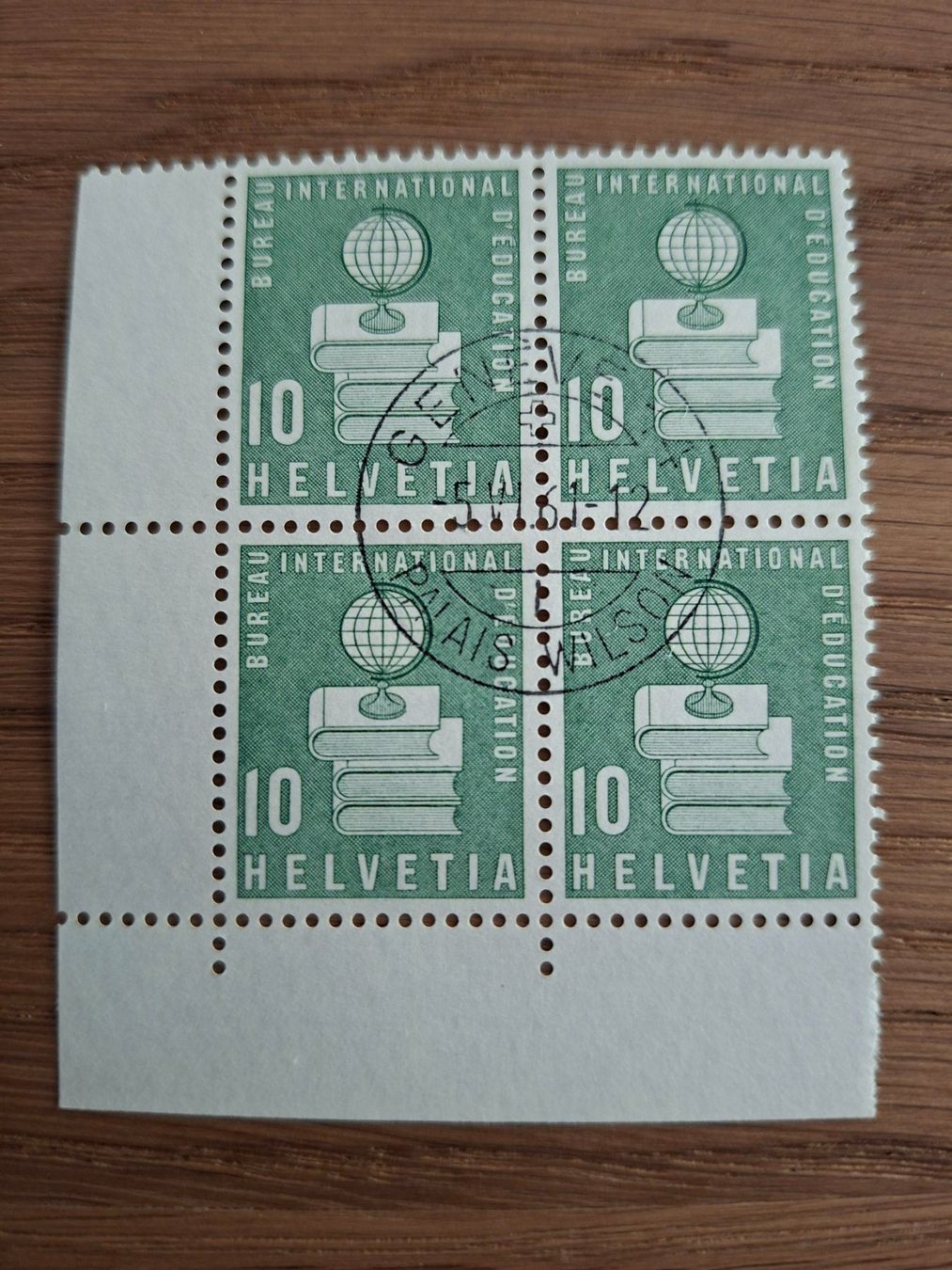 Tous les timbres: Dienstmarken 4er Blocks: BIE – Neuf (Voir description) à Hinterkappelen par 1399 3
