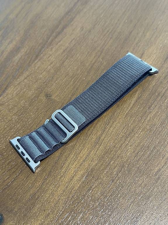 Bracelets: Alpine Loop Apple Watch Armband Deep Gray – D'occasion à Wohlen AG par stecampi