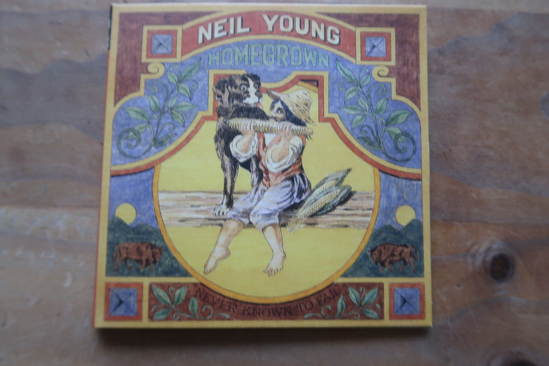 CD: NEIL YOUNG - HOMEGROWN - CD – Usato da Basel venduto da Patiscat
