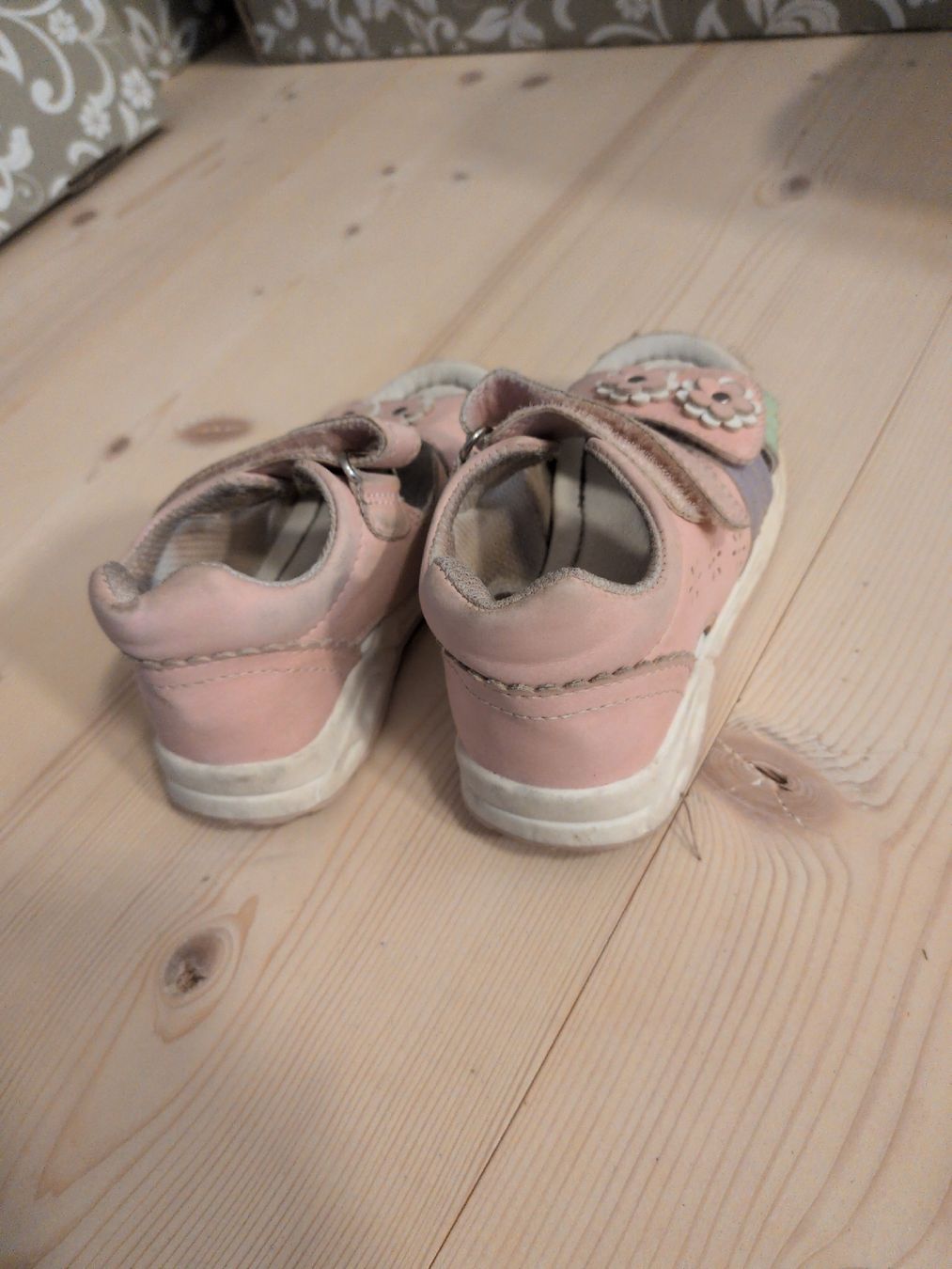 Schuhe für Mädchen: Sandale Cupcake Gr. 24 – Gebraucht aus Oberhelfenschwil von Tattar 2