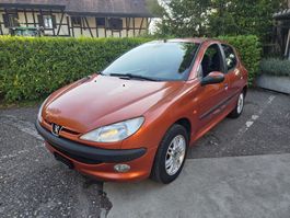Peugeot 206 - Frisch ab MFK 08.2026 - 8fach bereift