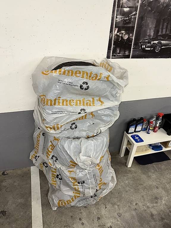 Pneumatici & Ruote complete: Pirelli SottoZero Winterreifen  – Usato da Basel venduto da Vincenzo_Bruni