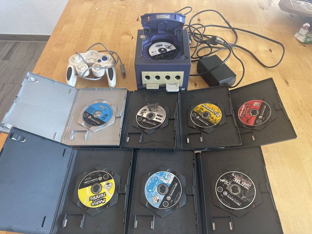 Nintendo Konsolen: Console Nintendo GameCube et 8 jeux – Gebraucht aus Flanthey von juju0794 5