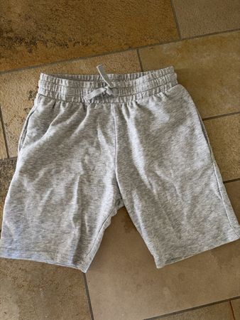 Graue Shorts von H&M in Grösse 158, top Zustand!