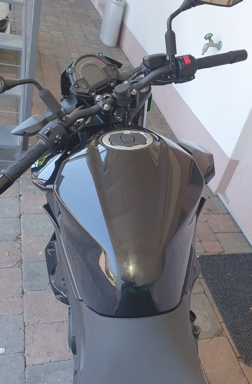 Kawasaki Strasse: Kawasaki Z400 – Gebraucht aus Büsserach von tkk_bfw7 4
