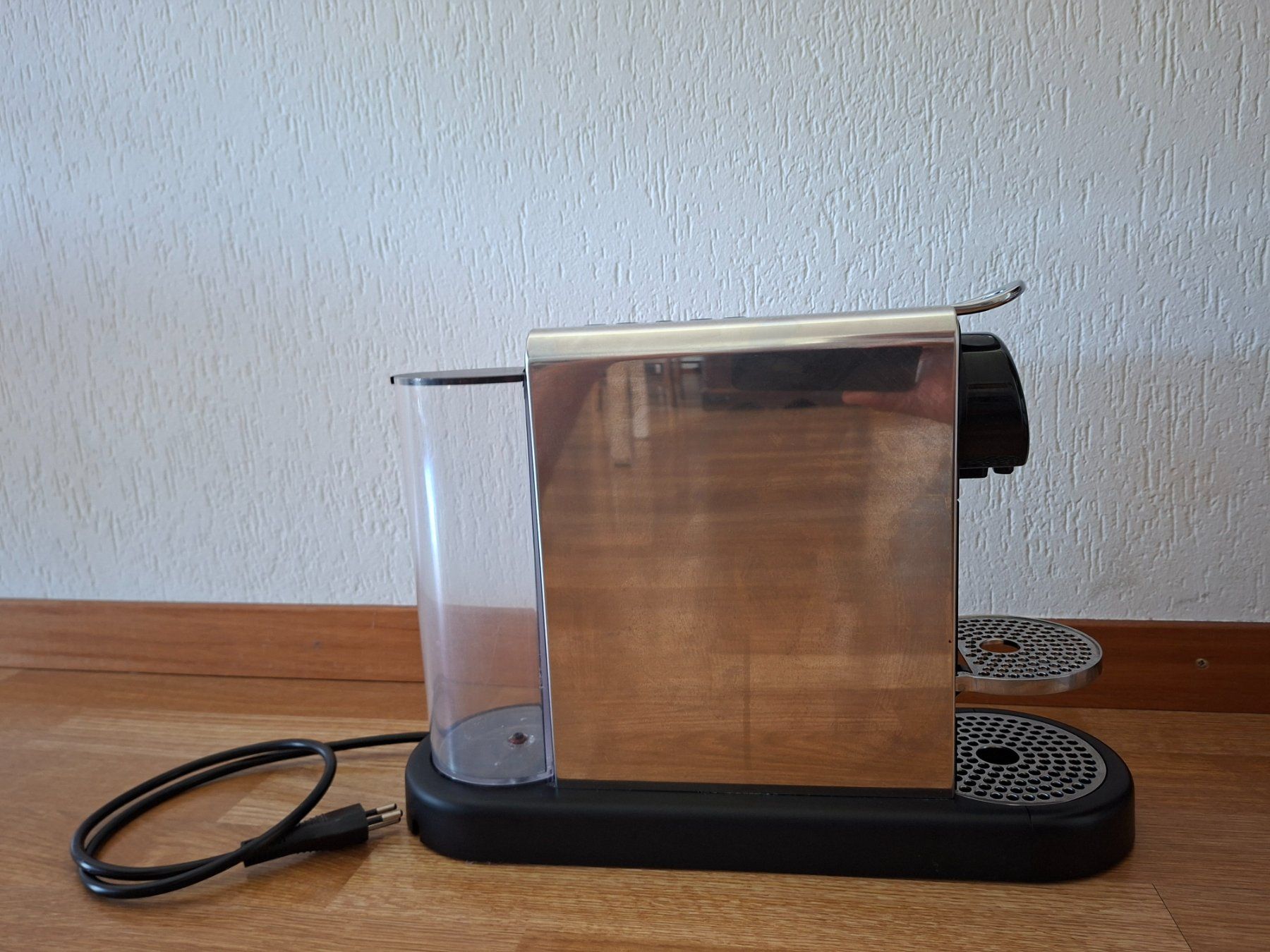 Nespresso Kaffeemaschinen & Espressomaschinen: Nespresso Citiz Kaffeemaschine – Gebraucht aus Dübendorf von Rinri 1