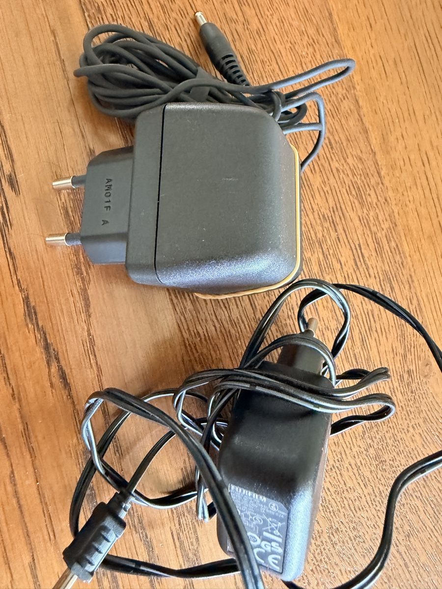 Nokia Caricabatterie: Fujifilm power adapter; Nokia charger – Usato da Zürich venduto da mhm_6rhw 4