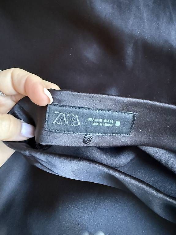 Zara Gonne: Zara Satin Rock neu – Usato da Wädenswil venduto da Cocomagi 4