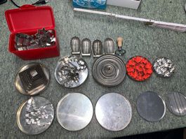 viele Guetzliformen Weihnachtsguetzli Biskuit Metall