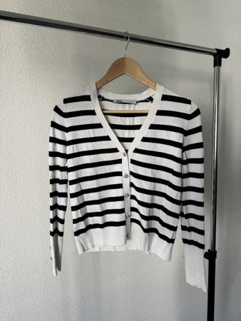 Blau-weiss gestreifter Pullover von Zara, S