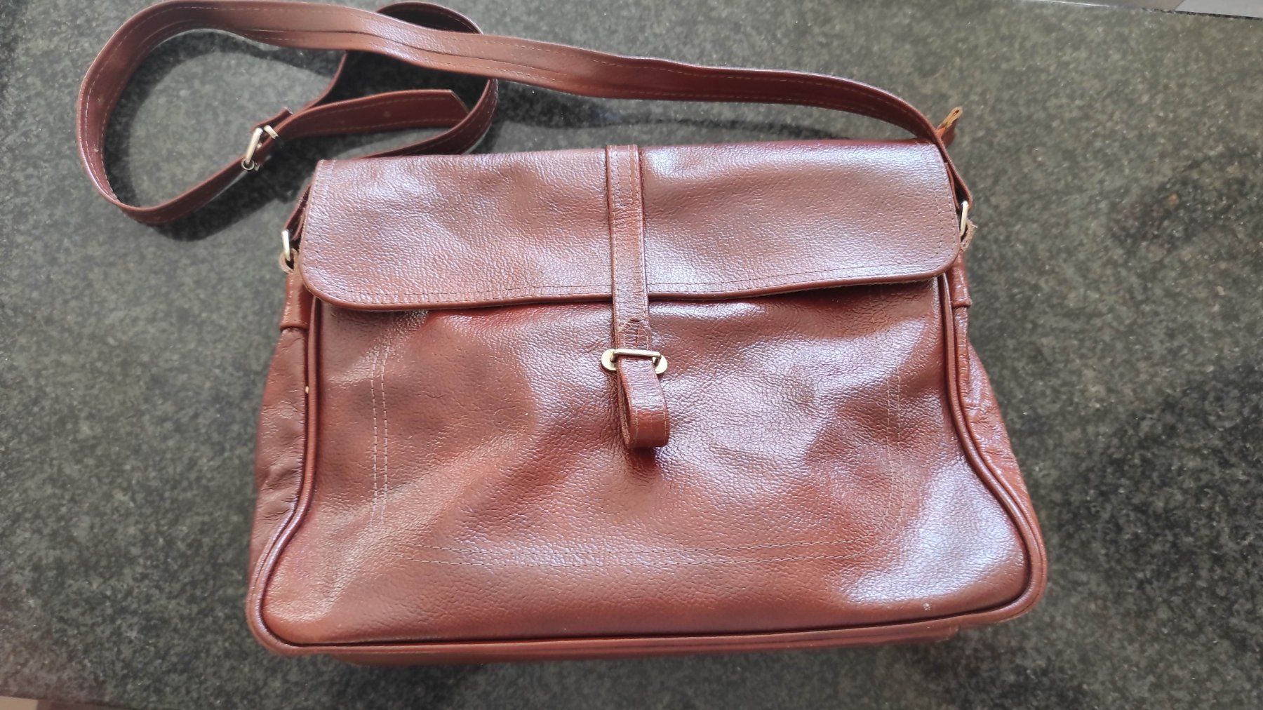 Taschen für Damen: Lederhandtasche – Gebraucht aus Gersau von irenja