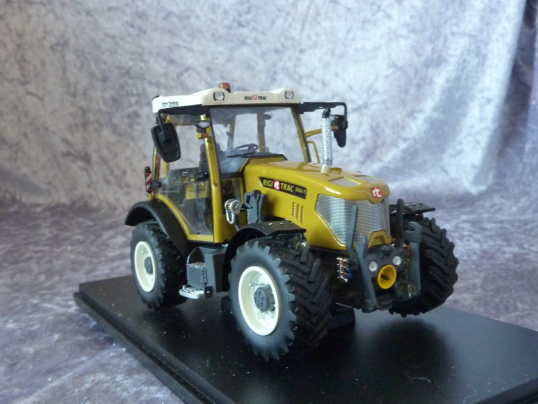 Kits de montage: Rigitrac SKH 75  1:32 – Neuf (Voir description) à Dürrenäsch par modellautos4you 6