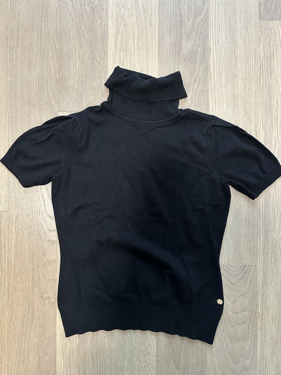 Lotti di vestiti: Zwei Schwarze Rollkragenpullover, kurzarm – Usato da Zürich venduto da Schoekin 2
