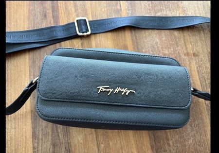 Elegante Tommy Hilfiger Umhängetasche Neu