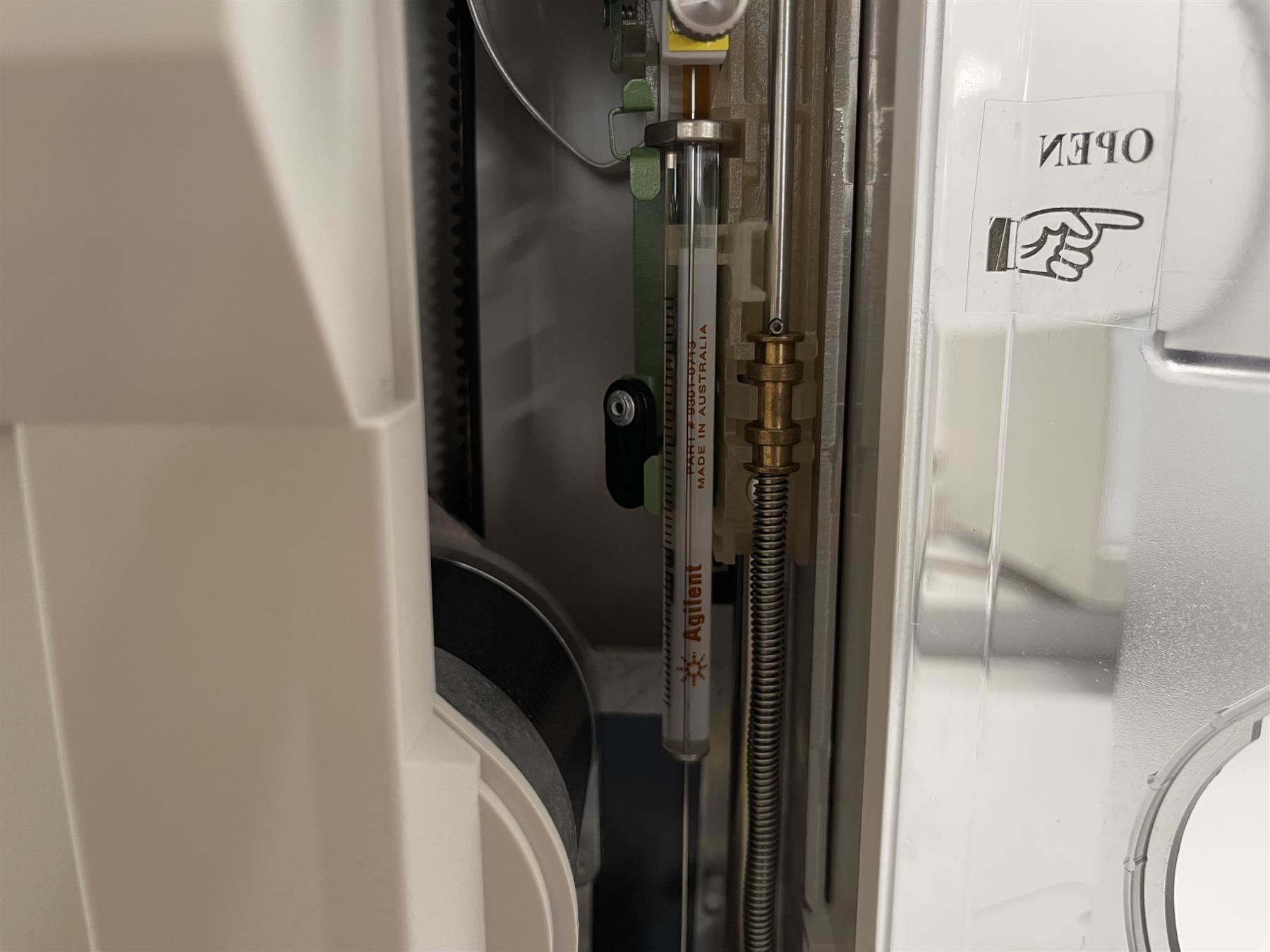 Agilent Misurare: Agilent 6890N Network GC System – Usato da Niederdorf venduto da LeptonAG_Labor 4