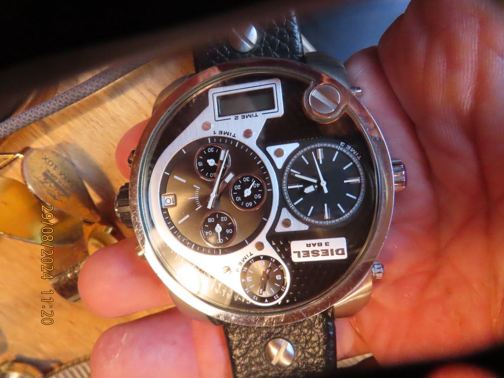 Diesel Uhr, nicht getragen, Batt. Wechseln, 57 mm, 14 mm dic 1