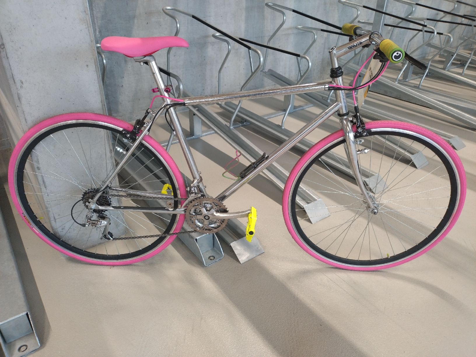 Biciclette: Vélo Sunn Force 28' Rose Pimped ! – Usato da Farvagny-le-Grand venduto da LaCaverne 1