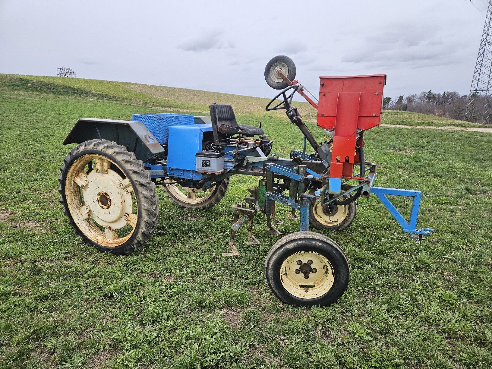 Tracteurs: Hacktraktor – D'occasion à Alterswil FR par Farmer1992.
