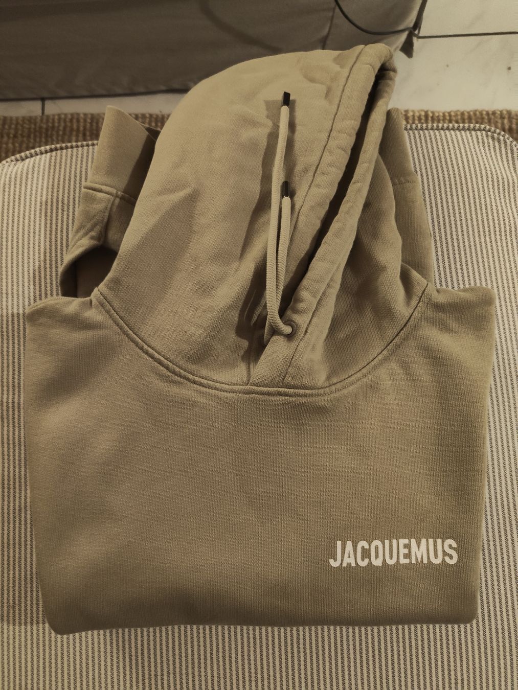 Jacquemus Maglioni & Felpe: Pull Jacquemus- Confortable et stylé – Usato da Tesserete venduto da dav_fb6y 4