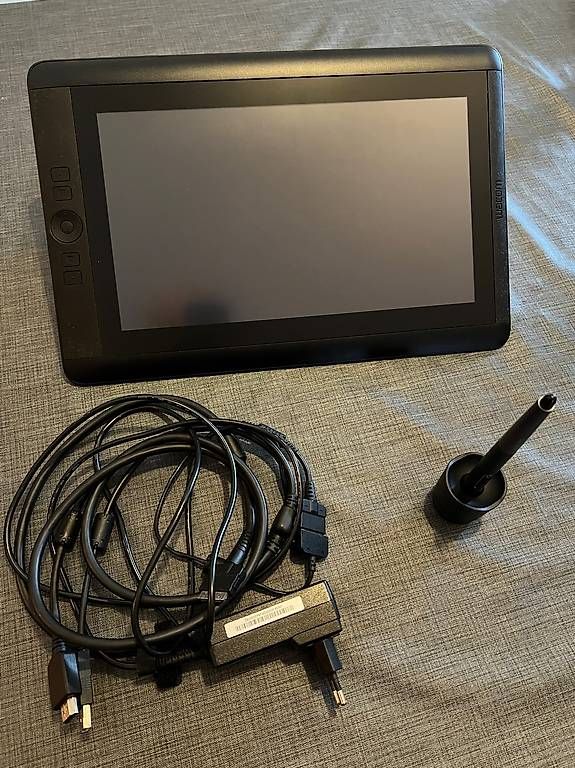 Wacom Tablet PC: Wacom Cintiq 13HD Touch + Pen – Usato da Montherod venduto da lep_cq59 1