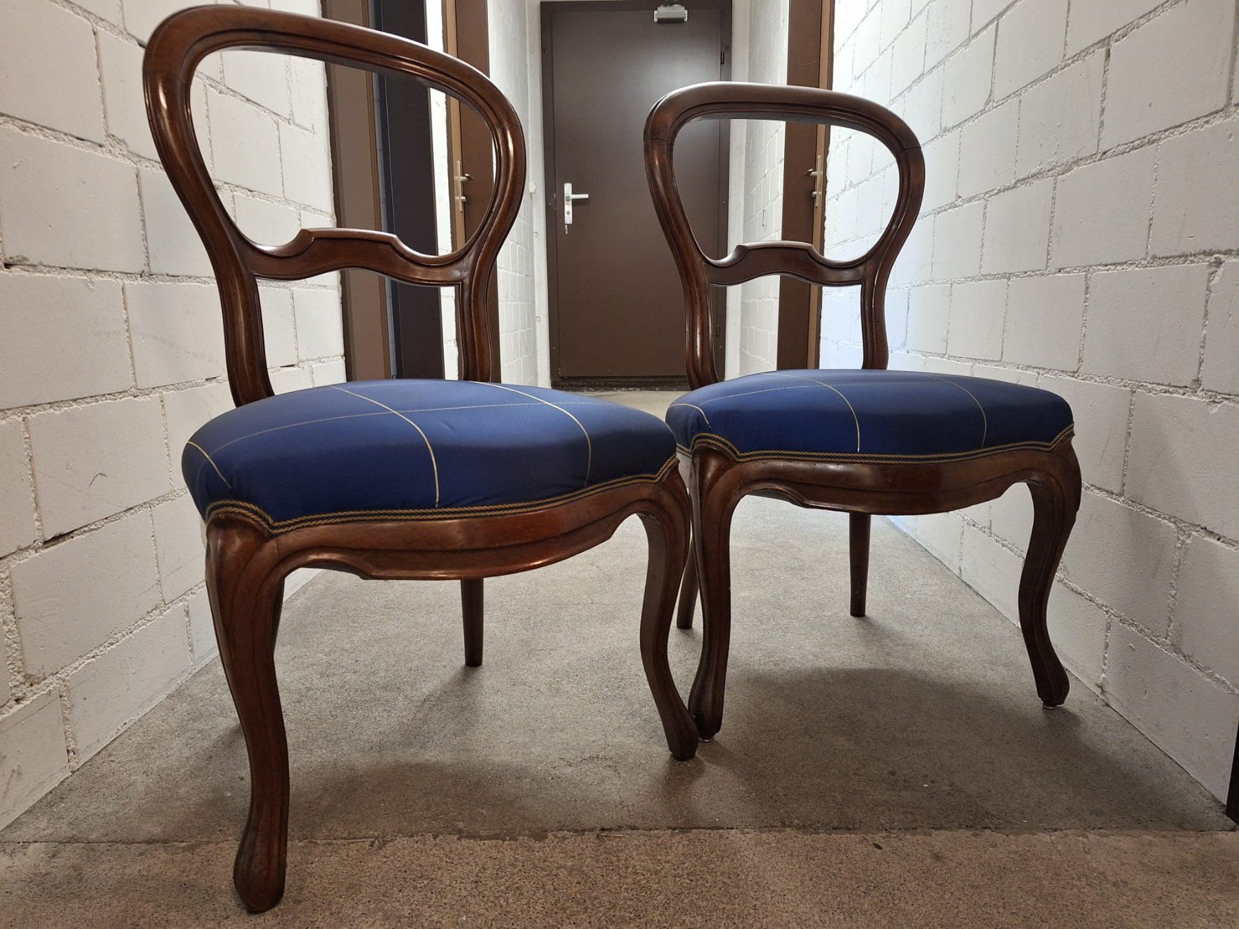 Stühle: 2 Louis-Philippe Stühle, neu bezogen, Monaco – Gebraucht aus Langnau am Albis von Maedhead 1
