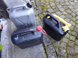 3 jerrycan de 10 litres