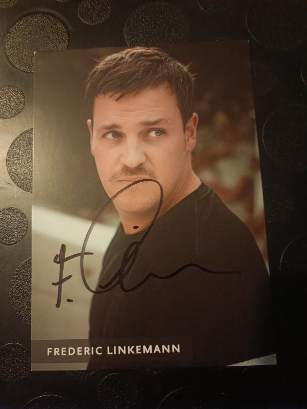 Autogramme: Frederic Linkemann - handsignierte Autogrammkarte – Gebraucht aus Menziken von Artographs