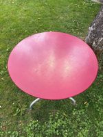 Runder alter Gartentisch aus Metall